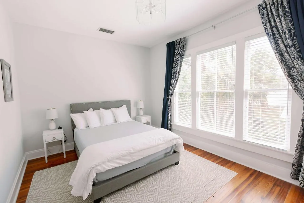 The Foxtail Estate Bed & Breakfast Daytona Beach 3*,